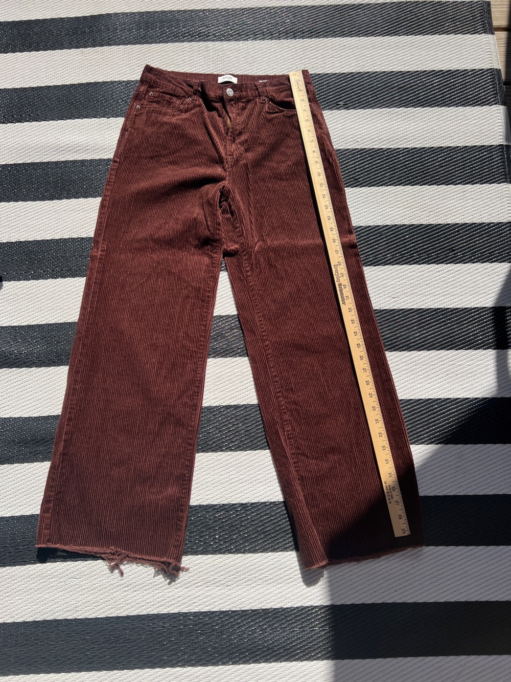 Kensie Wide-Leg Corduroy Jeans in Rich Chocolate Brown - Picture 4 of 6